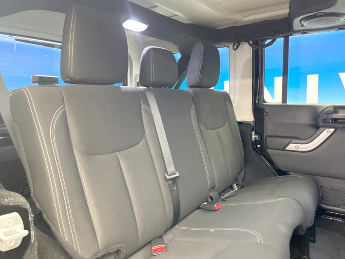 2016 Chrysler Jeep Wrangler Unlimited ABA-JK36L (UW-6a1902ed0c485)[27]