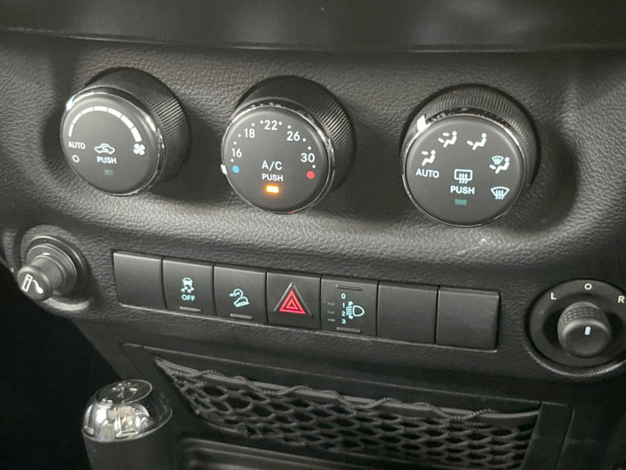 2016 Chrysler Jeep Wrangler Unlimited ABA-JK36L (UW-6a1902ed0c485)[10]