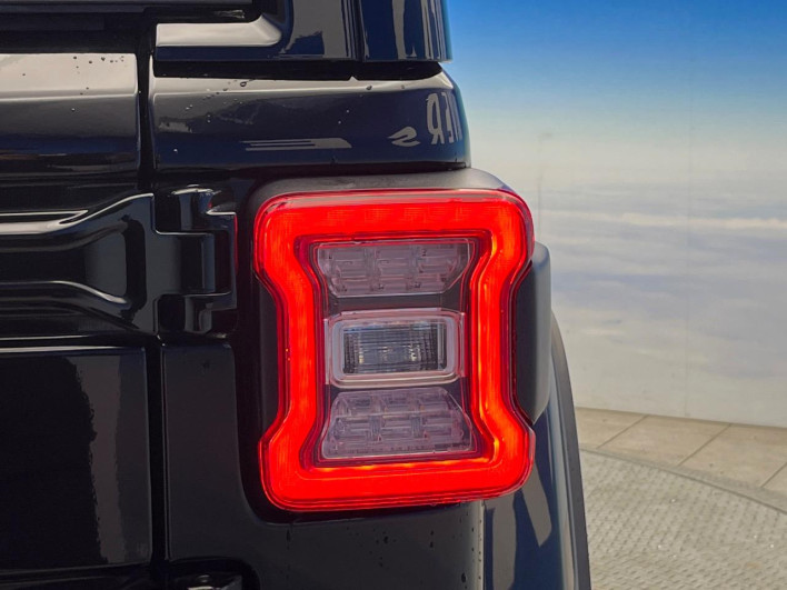 2021 Chrysler Jeep Wrangler Unlimited ABA-JL20L (UW-6a1902edb0ece)[12]