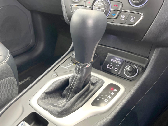2017 Chrysler Jeep Cherokee ABA-KL32L (UW-6a1902f03992c)[26]