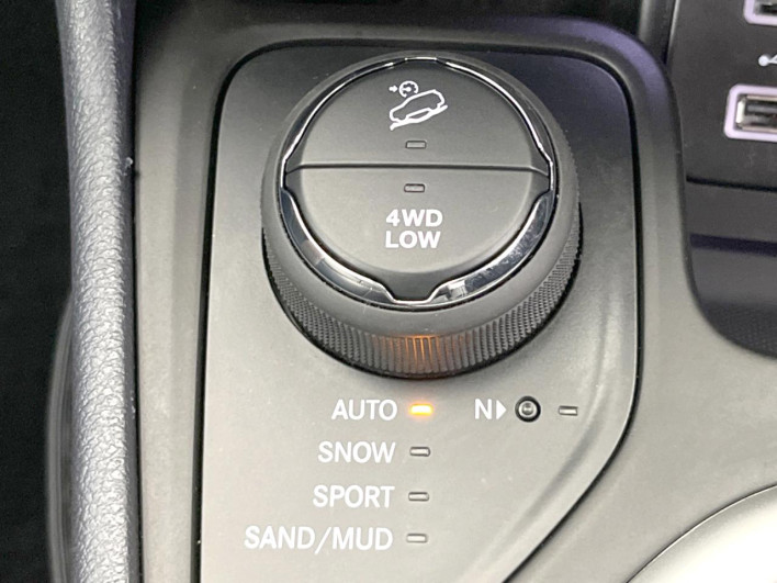 2017 Chrysler Jeep Cherokee ABA-KL32L (UW-6a1902f03992c)[22]