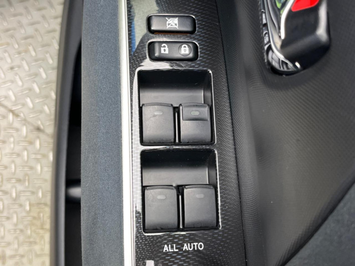 2013 Toyota Estima DBA-ACR50W (UW-6a19030928013)[17]