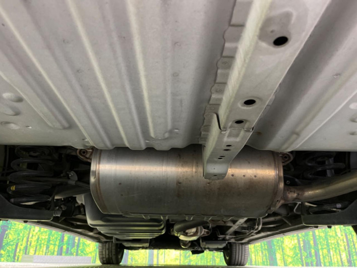 2013 Toyota Estima DBA-ACR50W (UW-6a19030928013)[19]
