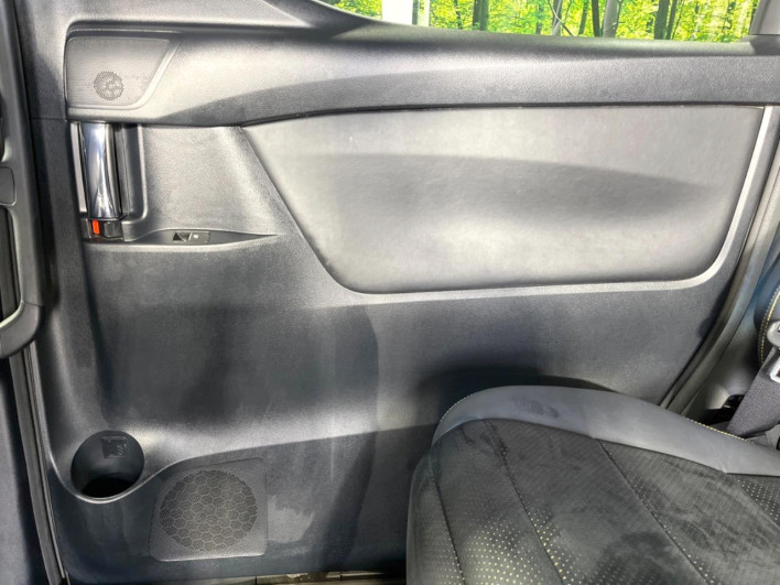 2017 Toyota Vellfire DBA-AGH30W (UW-6a19030c04a3e)[11]