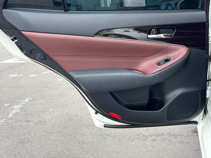 2015 Toyota Crown Hybrid DAA-AWS210 (UW-6a19032213026)[26]