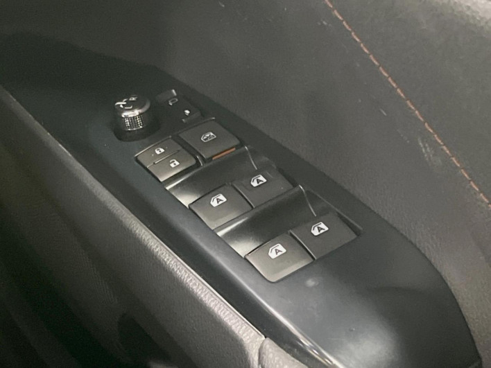 2018 Toyota Camry DAA-AXVH70 (UW-6a19032e57e5d)[25]