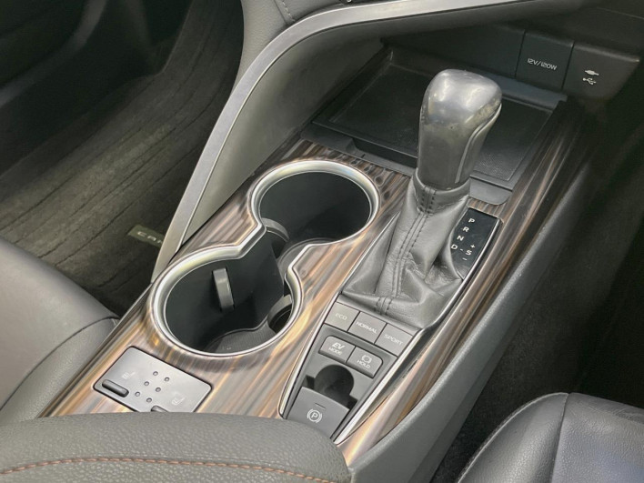 2018 Toyota Camry DAA-AXVH70 (UW-6a19032e57e5d)[24]
