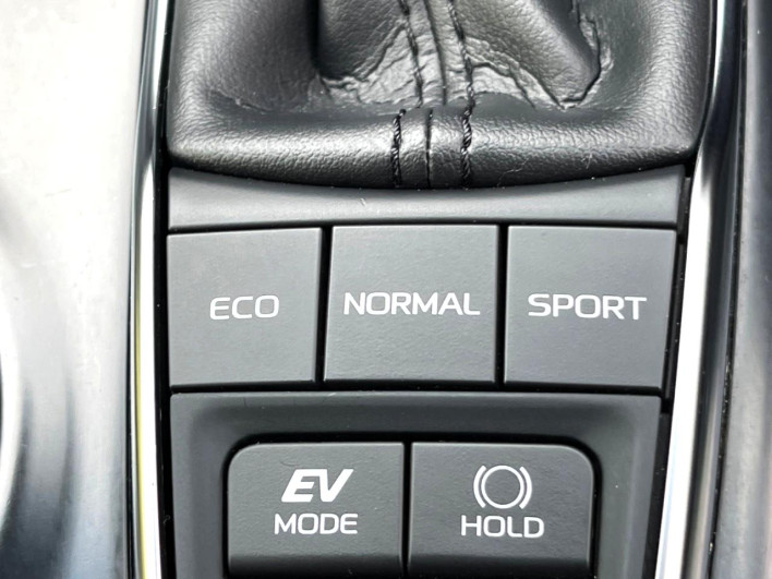 2020 Toyota Camry DAA-AXVH70 (UW-6a19032e9417a)[17]
