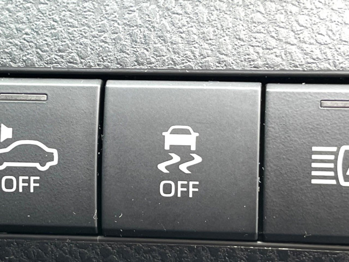 2020 Toyota Camry DAA-AXVH70 (UW-6a19032e9417a)[12]