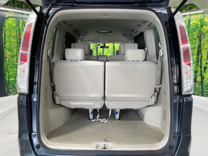 2011 Nissan Serena DBA-C26 (UW-6a19035b876cf)[27]