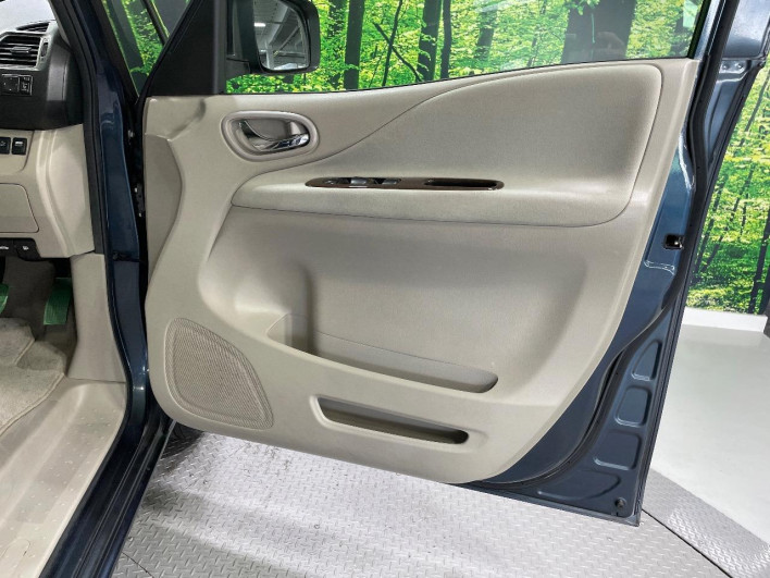 2011 Nissan Serena DBA-C26 (UW-6a19035b876cf)[26]