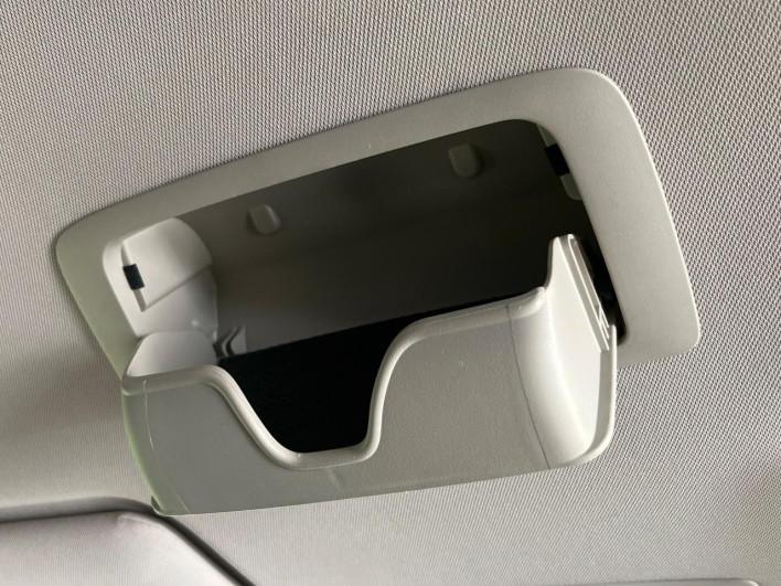 2017 Mitsubishi OUTLANDER PHEV DLA-GG2W (UW-6a190398a0849)[6]