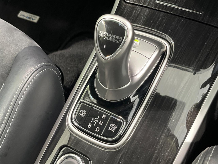 2017 Mitsubishi OUTLANDER PHEV DLA-GG2W (UW-6a190398a0849)[16]