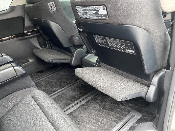 2013 Toyota Vellfire DBA-GGH20W (UW-6a190398c6941)[26]