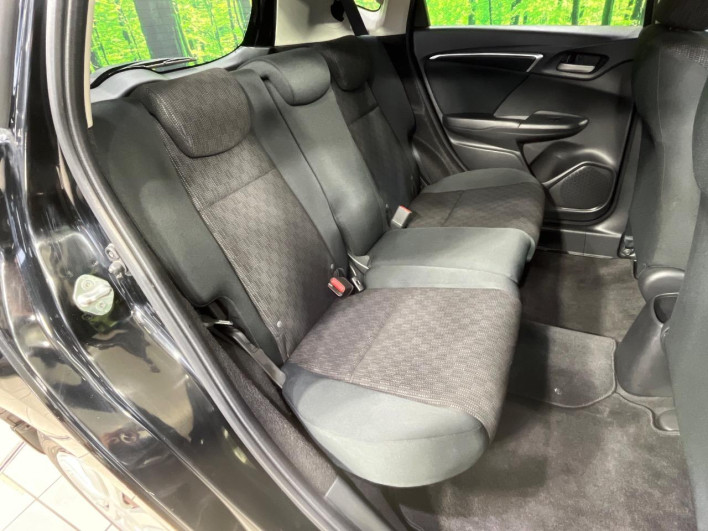 2014 Honda Fit DBA-GK4 (UW-6a19039b428ed)[24]