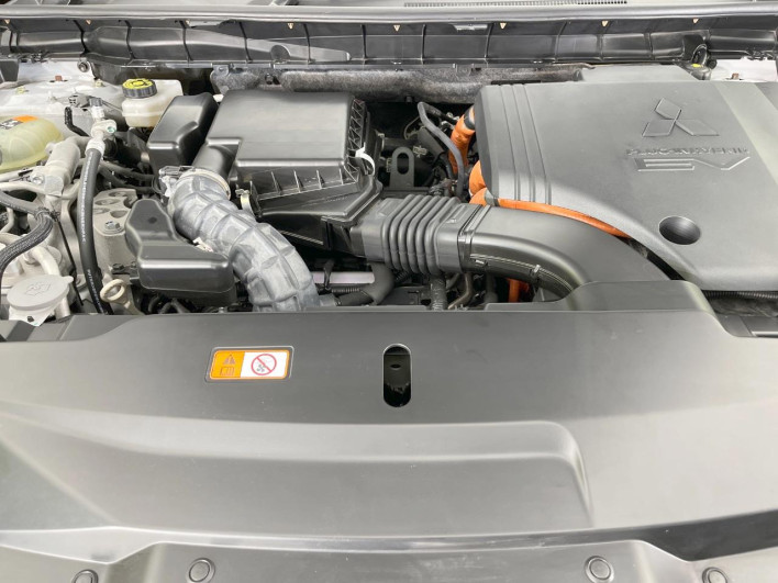 2022 Mitsubishi OUTLANDER PHEV 5LA-GN0W (UW-6a19039bc12c8)[4]