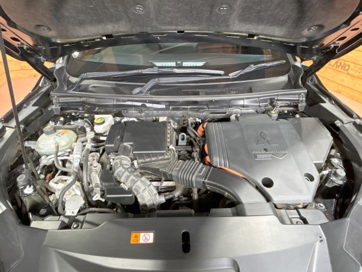 2023 Mitsubishi OUTLANDER PHEV 5LA-GN0W (UW-6a19039de11a8)[4]