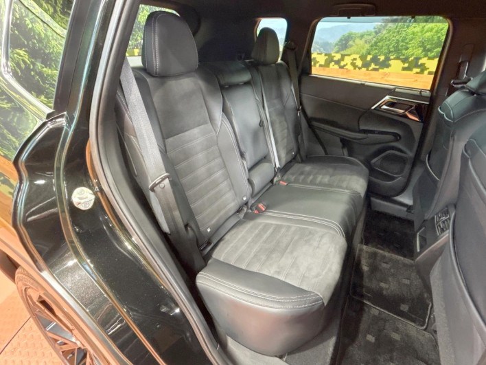 2023 Mitsubishi OUTLANDER PHEV 5LA-GN0W (UW-6a19039de11a8)[24]