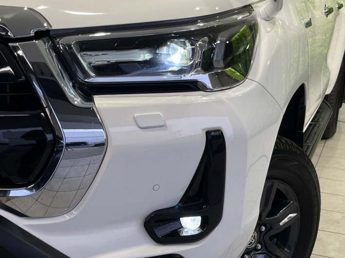 2021 Toyota Hilux 3DF-GUN125 (UW-6a1903af17bdc)[16]