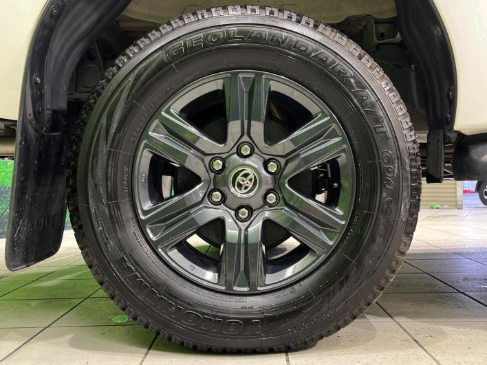 2021 Toyota Hilux 3DF-GUN125 (UW-6a1903af17bdc)[13]