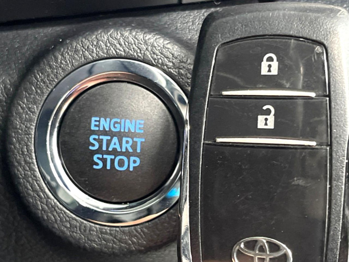 2023 Toyota Hilux 3DF-GUN125 (UW-6a1903b0b2d5d)[29]