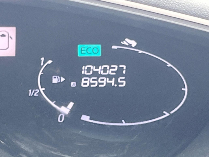 2015 Nissan Serena DAA-HC26 (UW-6a1903b692d7d)[2]