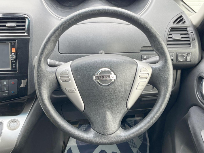 2015 Nissan Serena DAA-HC26 (UW-6a1903b692d7d)[23]