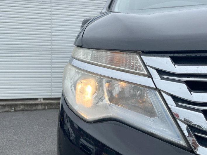 2015 Nissan Serena DAA-HC26 (UW-6a1903b692d7d)[7]