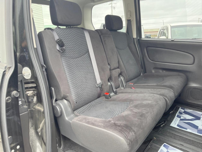 2015 Nissan Serena DAA-HC26 (UW-6a1903b692d7d)[12]