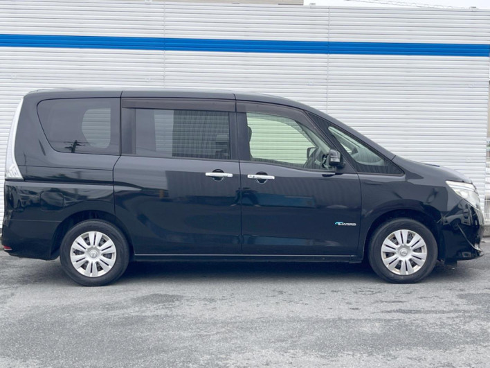 2015 Nissan Serena DAA-HC26 (UW-6a1903b692d7d)[18]