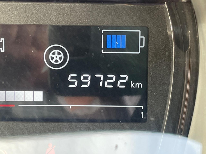 2017 Nissan Note DAA-HE12 (UW-6a1903b8e8969)[2]