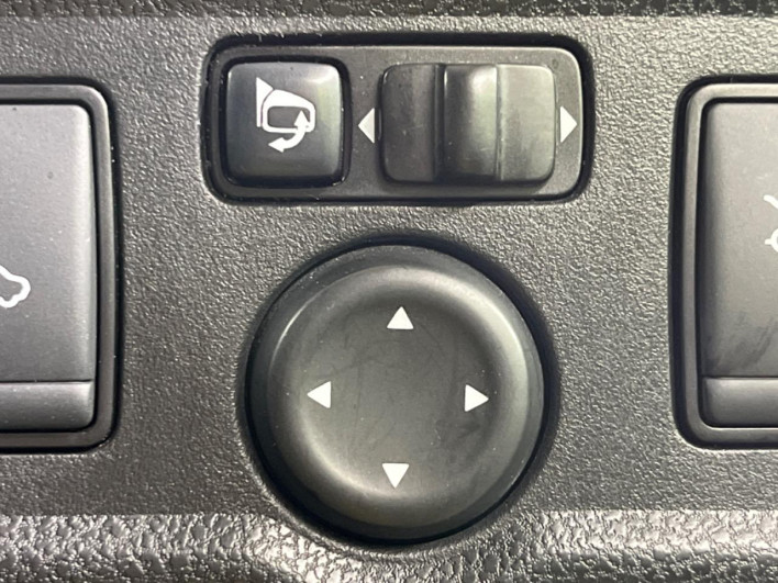 2019 Nissan Note DAA-HE12 (UW-6a1903bc4bd42)[17]