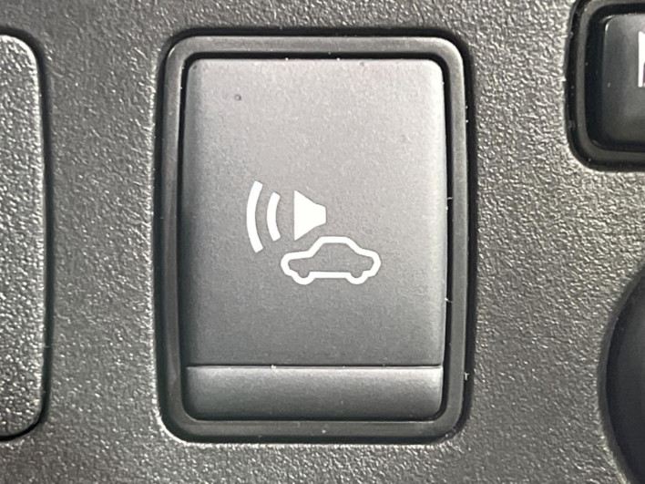 2019 Nissan Note DAA-HE12 (UW-6a1903bc4bd42)[18]