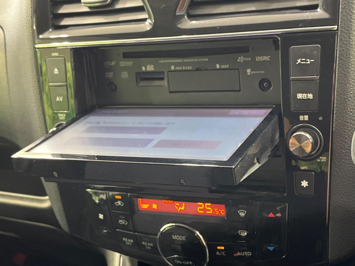 2013 Nissan Serena DAA-HFC26 (UW-6a1903c26363c)[13]