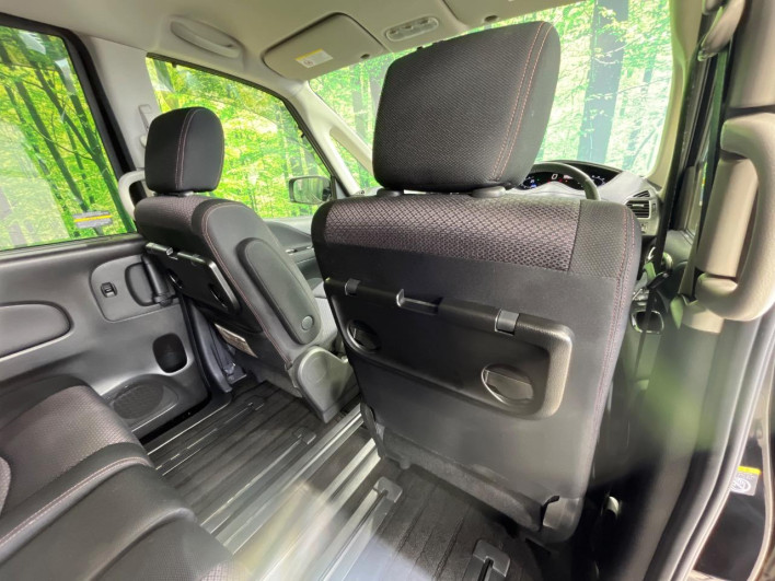 2013 Nissan Serena DAA-HFC26 (UW-6a1903c26363c)[28]