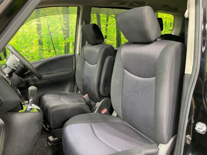 2013 Nissan Serena DAA-HFC26 (UW-6a1903c268974)[10]