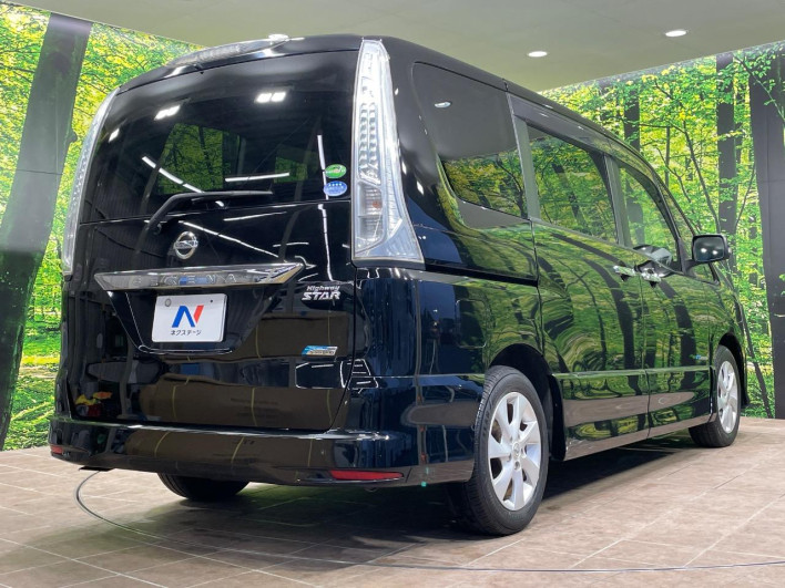 2013 Nissan Serena DAA-HFC26 (UW-6a1903c268974)[17]