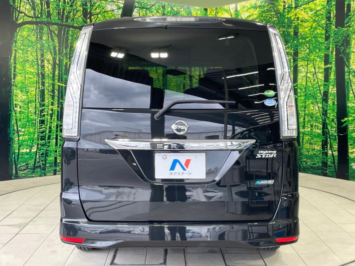 2014 Nissan Serena DAA-HFC26 (UW-6a1903c3794a1)[22]