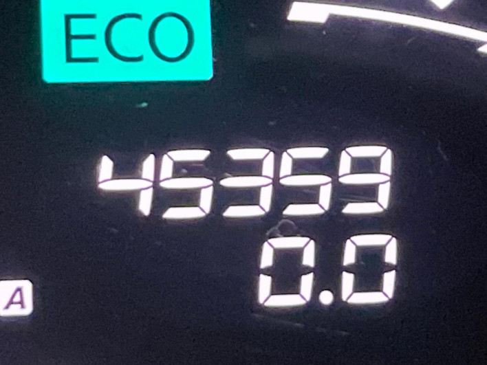 2014 Nissan Serena DAA-HFC26 (UW-6a1903c3794a1)[2]