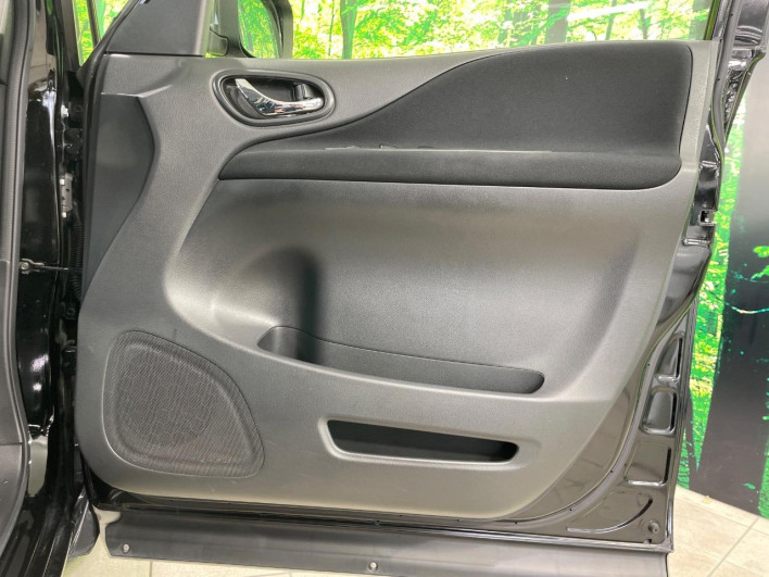 2014 Nissan Serena DAA-HFC26 (UW-6a1903c3794a1)[15]