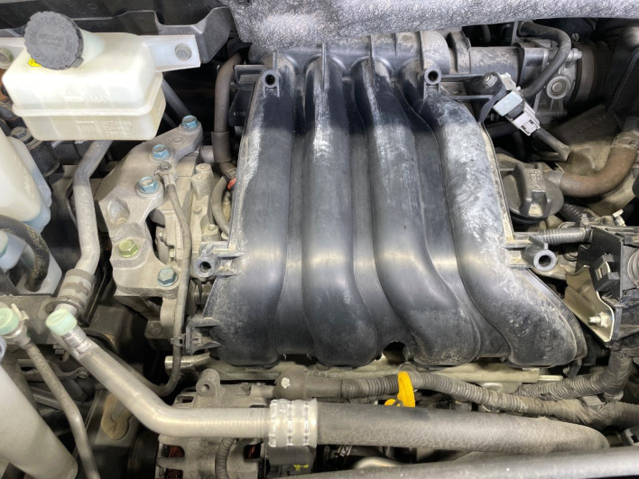 2014 Nissan Serena DAA-HFC26 (UW-6a1903c3794a1)[5]