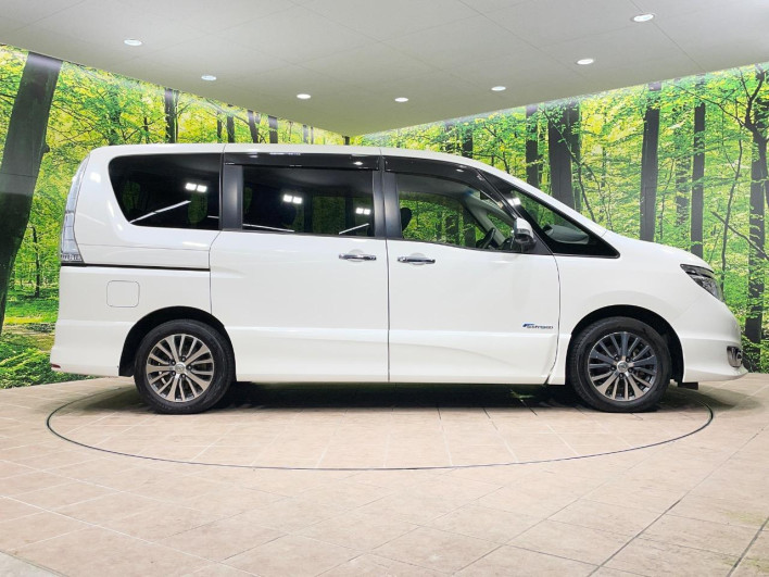 2014 Nissan Serena DAA-HFC26 (UW-6a1903c48645a)[16]