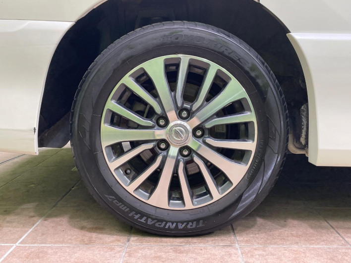 2014 Nissan Serena DAA-HFC26 (UW-6a1903c48645a)[7]