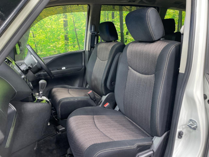 2014 Nissan Serena DAA-HFC26 (UW-6a1903c48645a)[10]