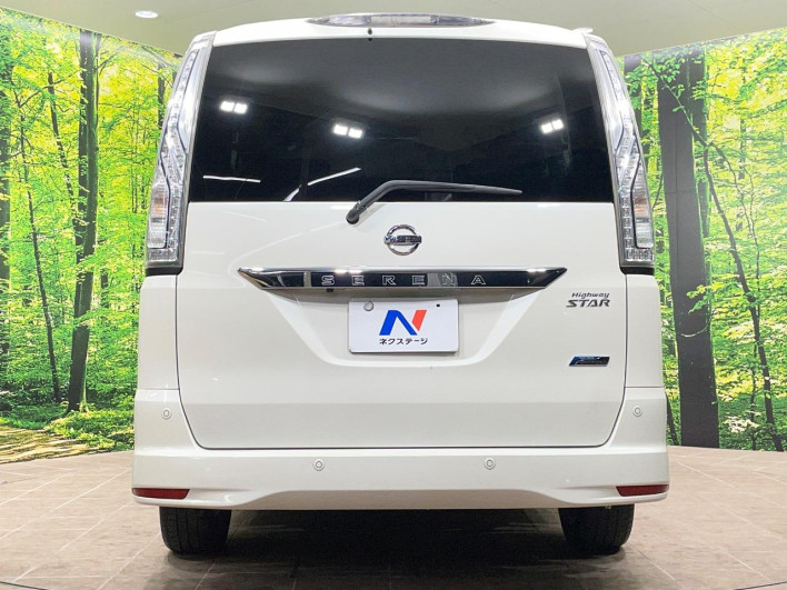 2014 Nissan Serena DAA-HFC26 (UW-6a1903c48645a)[18]