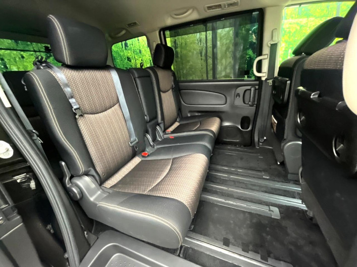 2014 Nissan Serena DAA-HFC26 (UW-6a1903c4e77af)[28]