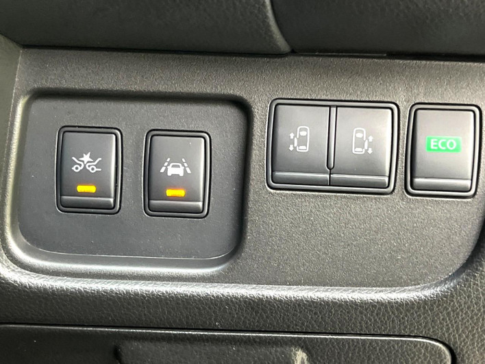 2014 Nissan Serena DAA-HFC26 (UW-6a1903c4e77af)[7]