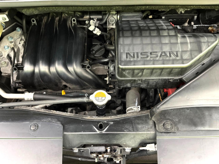2014 Nissan Serena DAA-HFC26 (UW-6a1903c4e77af)[4]