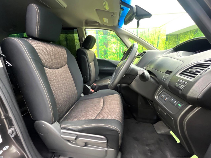 2014 Nissan Serena DAA-HFC26 (UW-6a1903c4e77af)[23]