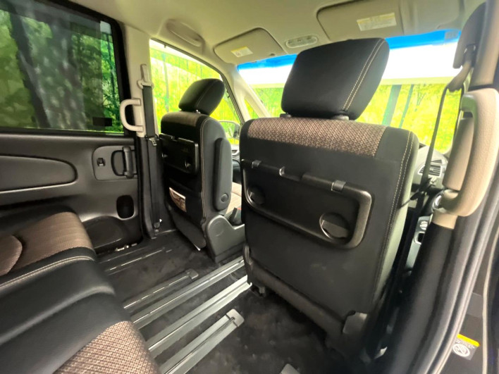 2014 Nissan Serena DAA-HFC26 (UW-6a1903c4e77af)[24]